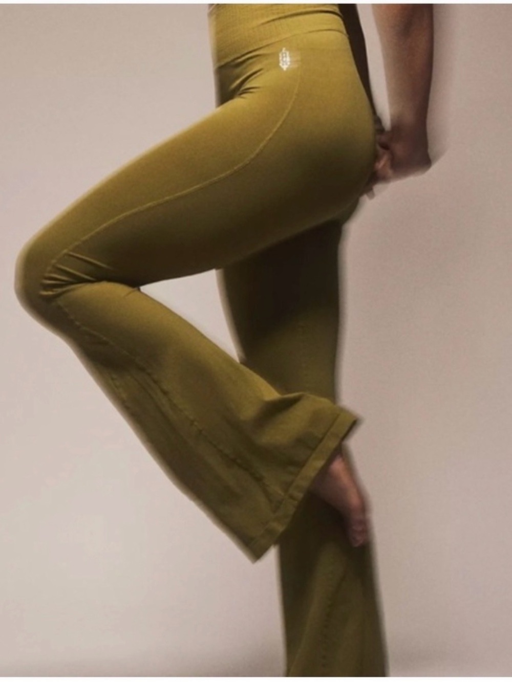 Free People Movement good Karma flare leggings m/L olive green NWOT